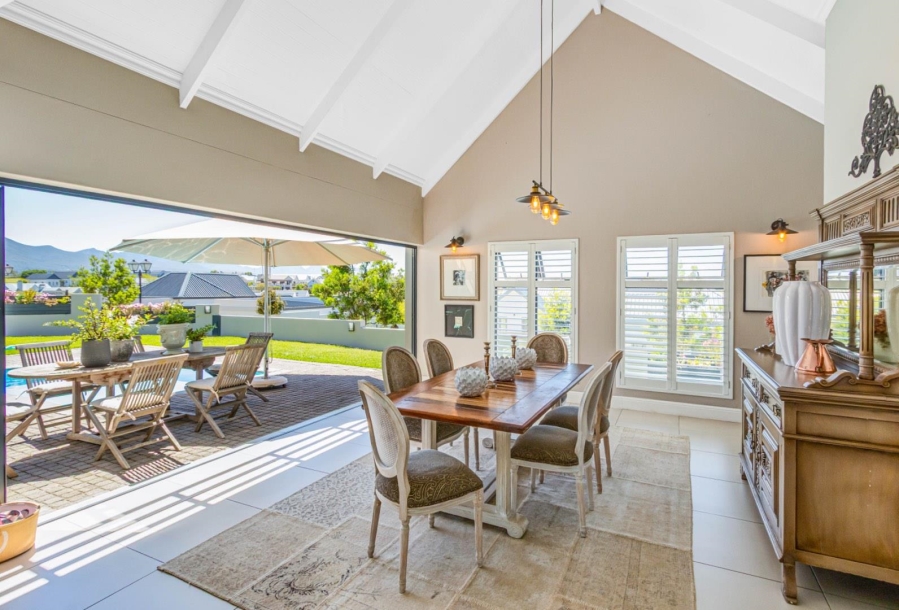 5 Bedroom Property for Sale in Kingswood Golf Estate Western Cape